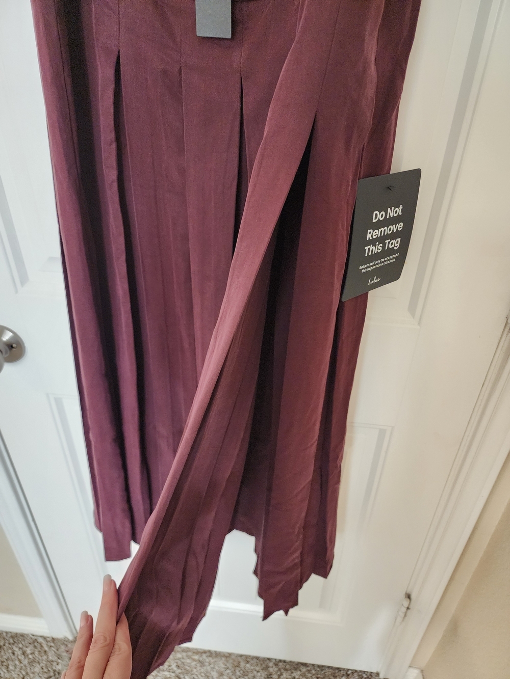NWT Lulus Vessa Burgundy High Rise Pleated Maxi Skirt Slit Size M - Picture 4 of 14